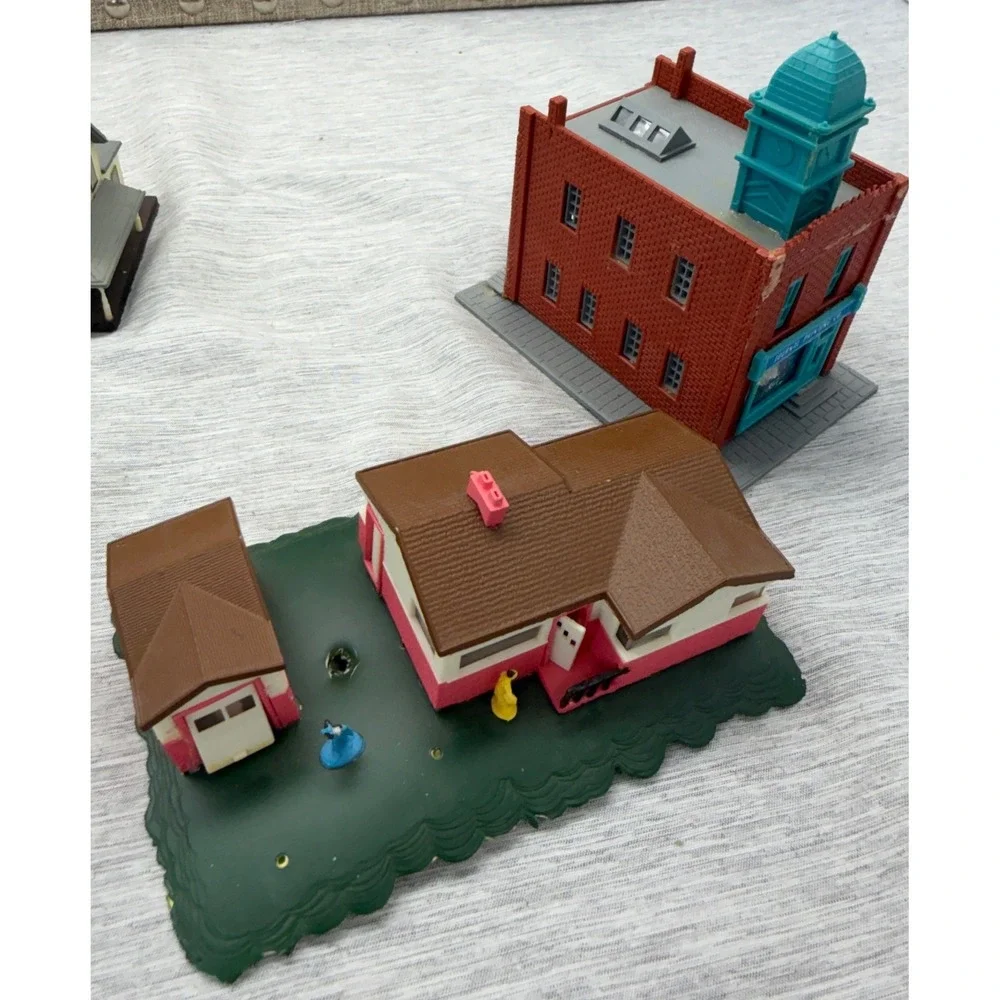 Vintage N Scale Model Train Buildings Lot Town Scenery Auto Shop Bank Church